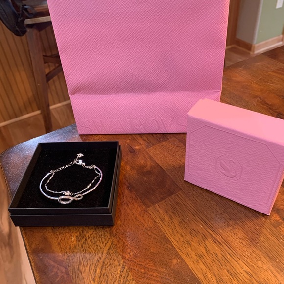 Swarovski Infinity Bangle - Picture 2 of 8